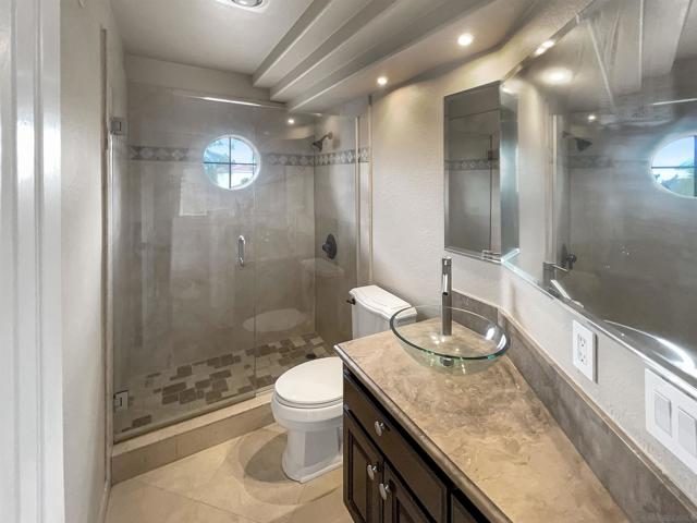1128 Mansiones Ln, Chula Vista CA: https://media.crmls.org/mediaz/436b3409-9390-4012-97af-fe70b2cc50c6.jpg