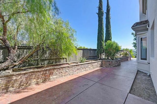 2791 Giorno Way, El Dorado Hills CA: https://media.crmls.org/mediaz/436bcd11-d030-4d68-b47c-8c203175c915.jpg