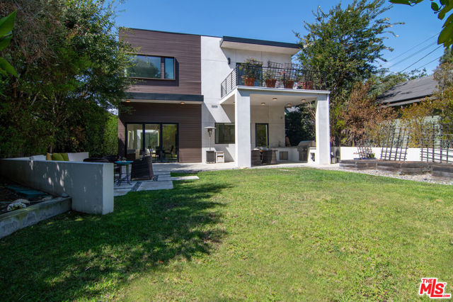 362 N Norton Avenue, Los Angeles CA: https://media.crmls.org/mediaz/436beb37-daaf-469e-9fce-d08065b45959.jpg