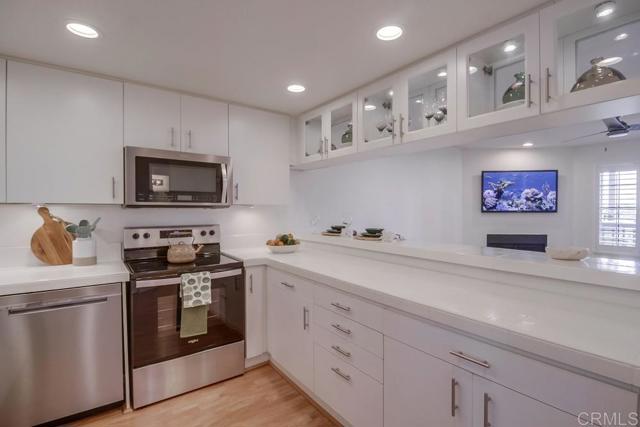 Detail Gallery Image 19 of 46 For 3961 Hortensia St #H4,  San Diego,  CA 92110 - 2 Beds | 2 Baths