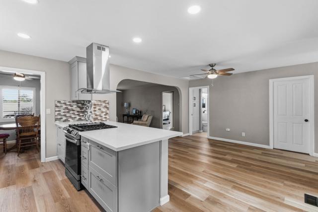 Detail Gallery Image 3 of 30 For 1387 Weers St., El Cajon,  CA 92020 - 3 Beds | 2 Baths