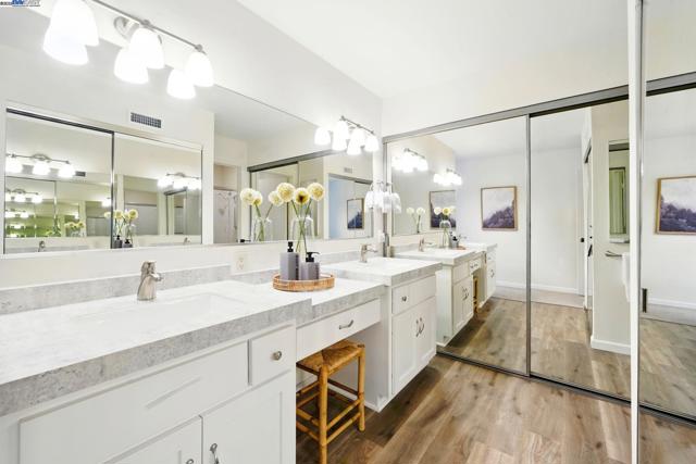 880 Terra California Dr, Walnut Creek CA: https://media.crmls.org/mediaz/436c60c8-19d1-454c-9094-cda092541b15.jpg
