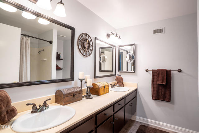 1584 Prima Ct, Camarillo CA: https://media.crmls.org/mediaz/436cee22-8f55-4506-a532-bab05c909c6d.jpg