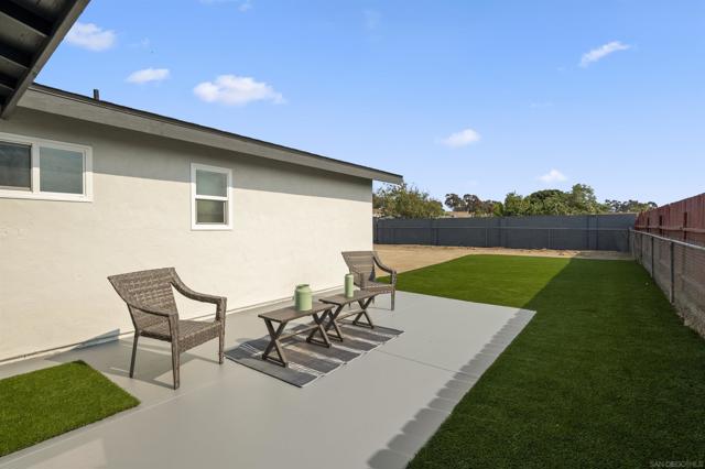 4281 Marcwade Dr, San Diego CA: https://media.crmls.org/mediaz/436d3689-8475-4ecc-ba3e-459beac7ad7d.jpg