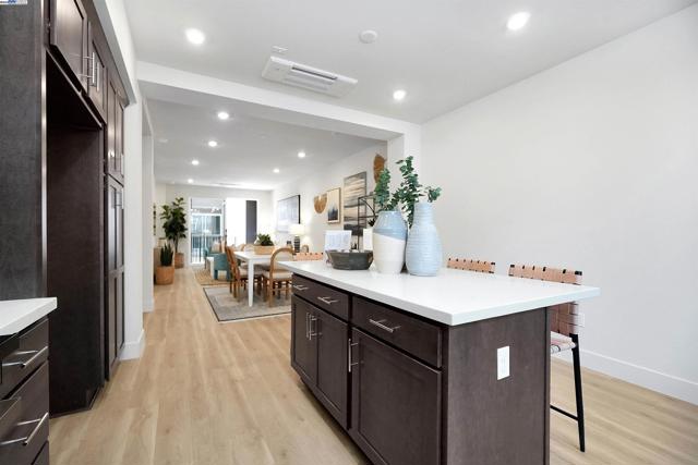 2119 Stanford Street, Alameda CA: https://media.crmls.org/mediaz/436d36bc-d12f-455f-89c4-4f18402fe9b2.jpg