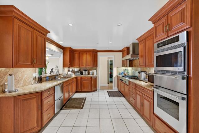 746 Jacaranda Circle, Hillsborough CA: https://media.crmls.org/mediaz/436d5b28-56aa-4a05-8c13-deb8e8f7cd89.jpg