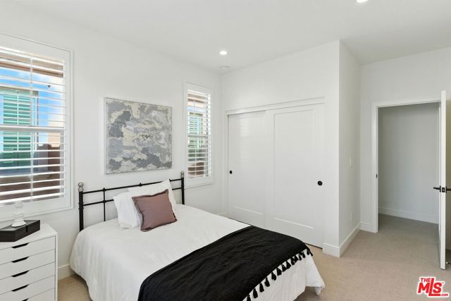182 Plum Lily, Irvine CA: https://media.crmls.org/mediaz/436d6040-a92c-4371-929a-a41aab1694d7.jpg