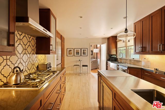 1620 N Genesee Avenue, Los Angeles CA: https://media.crmls.org/mediaz/436d7209-1f11-41f8-a2eb-da12d8c15846.jpg