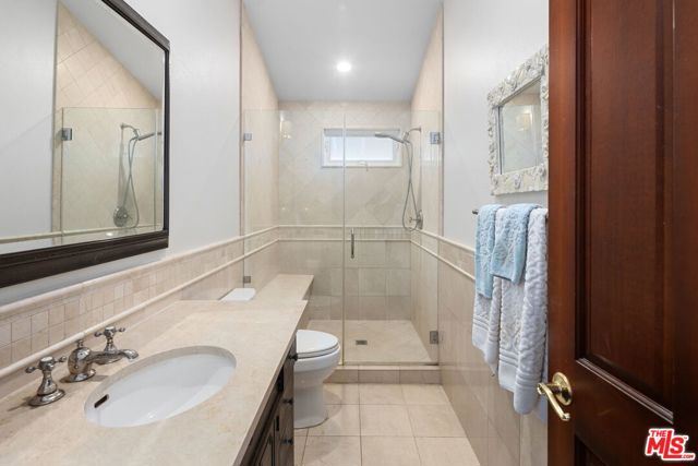 24464 Park Granada, Calabasas CA: https://media.crmls.org/mediaz/436e34fa-fa04-44d0-9176-6e8982288b9d.jpg