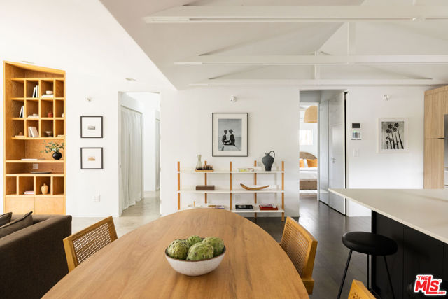 864 Sanborn Avenue, Los Angeles CA: https://media.crmls.org/mediaz/436e52eb-e4d9-4599-9168-e9edf7d61dbd.jpg