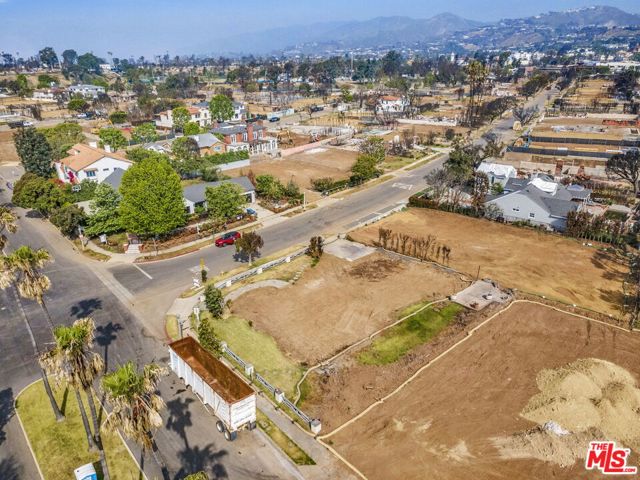 14827 Pampas Ricas Boulevard, Pacific Palisades CA: https://media.crmls.org/mediaz/436ec91b-0be3-4ee1-b1e0-059e9a5270dc.jpg
