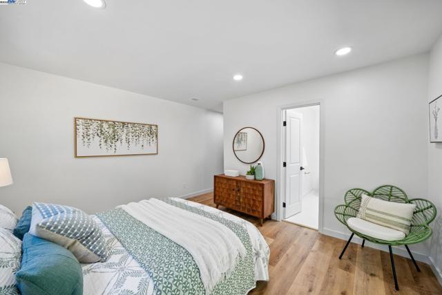 35 San Joaquin Pl, Novato CA: https://media.crmls.org/mediaz/4370a1cc-7da7-4d8b-adfc-0182299191a2.jpg