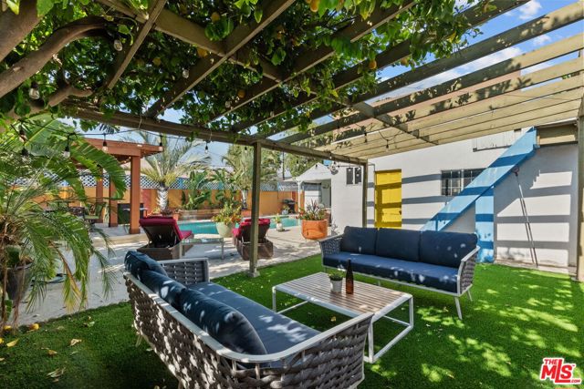 6319 Willowcrest Avenue, North Hollywood CA: https://media.crmls.org/mediaz/4372442d-e5a0-40e0-b0e4-68f04298a658.jpg