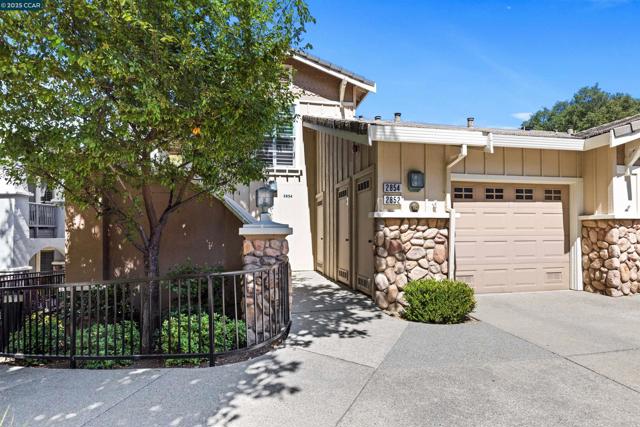 2854 Saklan Indian Dr, Walnut Creek CA: https://media.crmls.org/mediaz/4372a678-0054-4a5a-8a99-c910833ad0e2.jpg