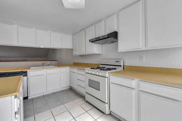 Detail Gallery Image 13 of 38 For 2211 Calle Jalapa #109,  West Covina,  CA 91792 - 3 Beds | 3 Baths