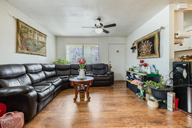 Detail Gallery Image 3 of 17 For 656 W Hemlock St, Port Hueneme,  CA 93041 - 2 Beds | 1 Baths