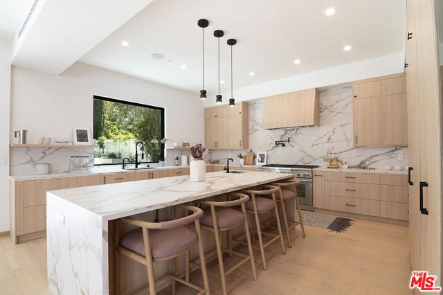 22616 Hatteras Street, Woodland Hills CA: https://media.crmls.org/mediaz/437322f6-f1ab-409f-bb69-59d2f36f6802.jpg