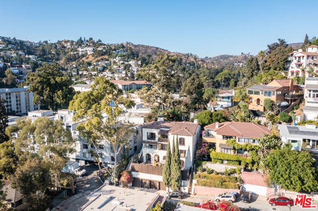 6686 Emmet Terrace, Los Angeles CA: https://media.crmls.org/mediaz/4373258e-e56f-480c-88e9-755b99be3895.jpg