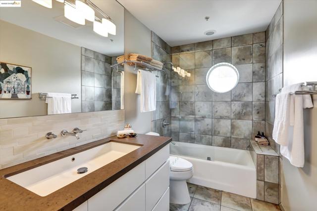 2709 10th St, Berkeley CA: https://media.crmls.org/mediaz/4373b1e7-9447-4e34-8f3f-40a59dc5866a.jpg