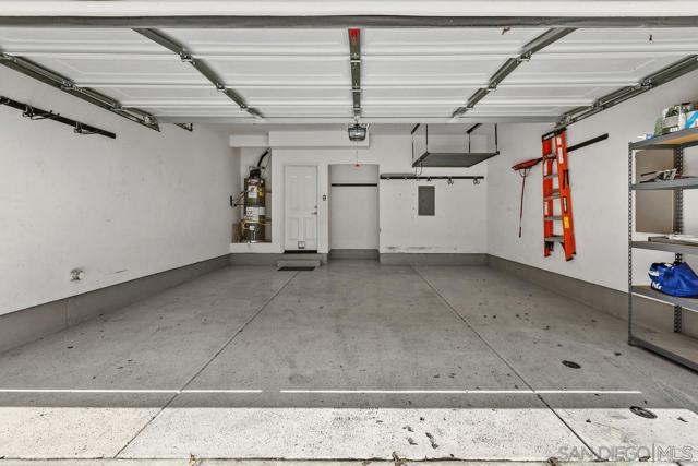 1623 Gila Ct, Chula Vista CA: https://media.crmls.org/mediaz/4373c8f5-986b-41dc-a5fc-0070641fa3ef.jpg