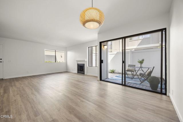 Detail Gallery Image 10 of 34 For 1466 San Simeon Ct #4,  Ventura,  CA 93003 - 2 Beds | 1/1 Baths