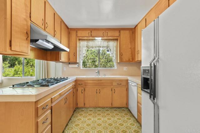 3448 Goldfinch Street, San Diego CA: https://media.crmls.org/mediaz/4373f3b7-a849-4cf5-b3f0-7f6ef40d7c05.jpg