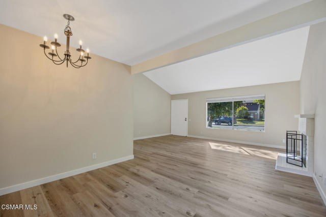 1368 Sheffield Place, Thousand Oaks CA: https://media.crmls.org/mediaz/43741db3-15d1-4e93-9e93-2d85b25a67d0.jpg
