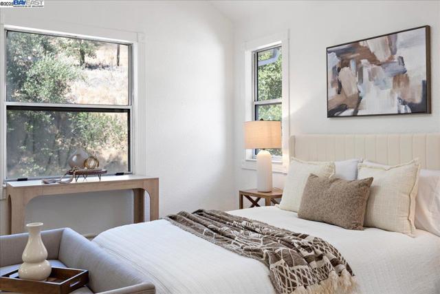 1218 Locust Dr, Vallejo CA: https://media.crmls.org/mediaz/4374c126-cf8f-4f37-9bc0-ac3221376221.jpg