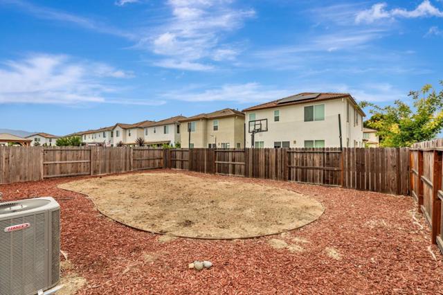 500 Duran Drive, Hollister CA: https://media.crmls.org/mediaz/4375395b-b323-4e77-91de-270eb23c7d91.jpg