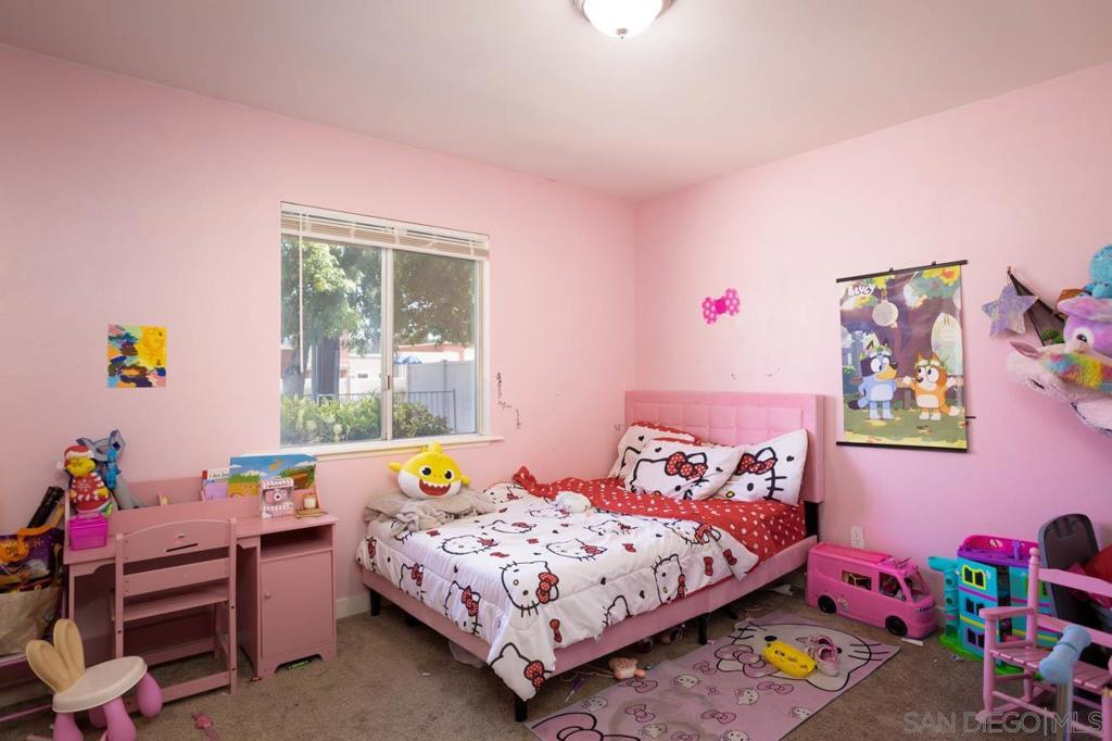 https://media.crmls.org/mediaz/4375618b-dd78-49a6-959e-46287705b9b3.jpg?preset=X-Large