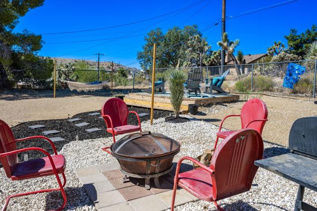 7616 Fairway Drive, Yucca Valley CA: https://media.crmls.org/mediaz/43760b56-e0c9-4441-86b2-2edec25be715.jpg