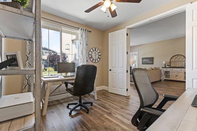 6454 Green Castle Cir, Discovery Bay CA: https://media.crmls.org/mediaz/4376d268-8be3-404d-8f92-e5fbf5e7d5fe.jpg