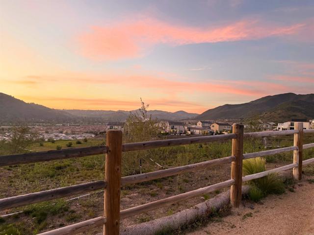 355 CITRINE TRAIL, Fallbrook CA: https://media.crmls.org/mediaz/4376d46c-451e-48d4-b430-0f8c9d90187b.jpg