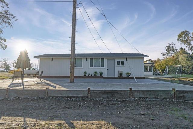 9350 Bond Road, Elk Grove CA: https://media.crmls.org/mediaz/43772e09-4e42-441f-9a79-b7d781932115.jpg