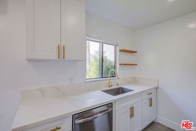 11825 Iowa Avenue, Los Angeles CA: https://media.crmls.org/mediaz/437747a8-5c06-478b-988e-c64707f2a4d4.jpg