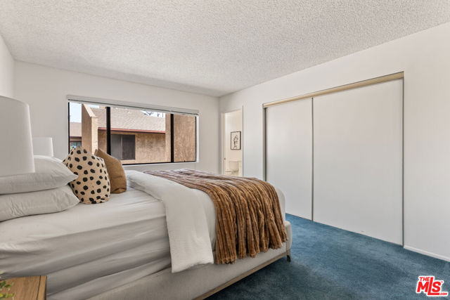 22038 Vanowen Street, Woodland Hills CA: https://media.crmls.org/mediaz/43774c29-301c-44e2-9436-98a4b8bd278f.jpg