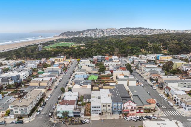 4532 Irving Street, San Francisco CA: https://media.crmls.org/mediaz/4377fe13-fe48-4dae-a9cd-0e77d0885b0d.jpg