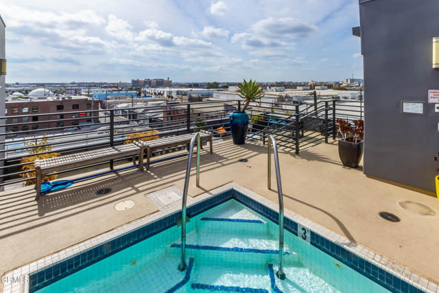 825 E 4th Street, Los Angeles CA: https://media.crmls.org/mediaz/43786e76-3712-4ffb-b271-241969ae06dc.jpg