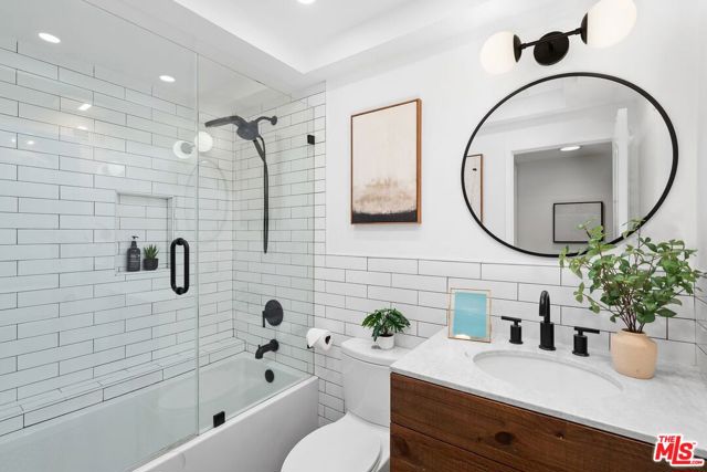 Drew Fenton | 2880 Woodwardia Drive Los Angeles CA | MLS: 7374949 Drew Fenton | 2880 Woodwardia Drive Los Angeles CA | MLS: 7374949