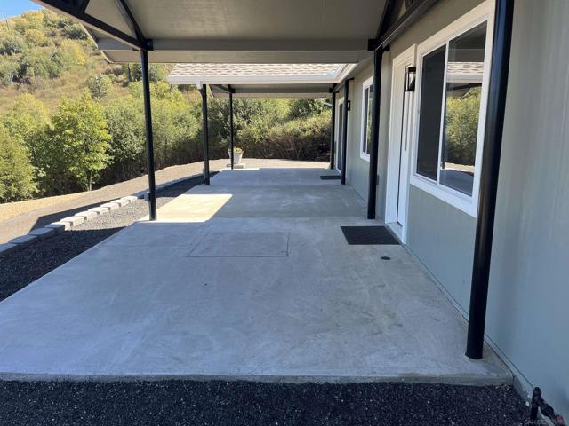 17099 Iron Springs Rd, Julian CA: https://media.crmls.org/mediaz/43799e75-d600-49ba-94ec-dd5d0b7ca845.jpg