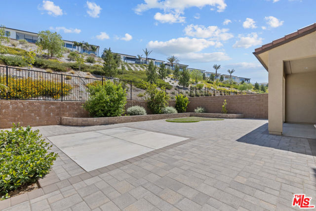 20723 W Deer Grass Court, Porter Ranch CA: https://media.crmls.org/mediaz/437aa244-469b-4329-8fda-b7e1445bfd5f.jpg