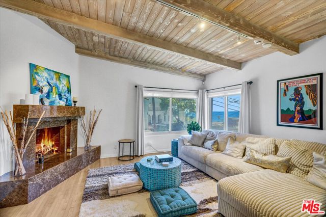 265 Redlands Street photo 7