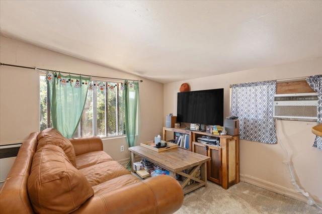 3575 Madison St, Carlsbad CA: https://media.crmls.org/mediaz/437b2f6f-a6c1-49f6-b85a-27d2f4b82b7e.jpg
