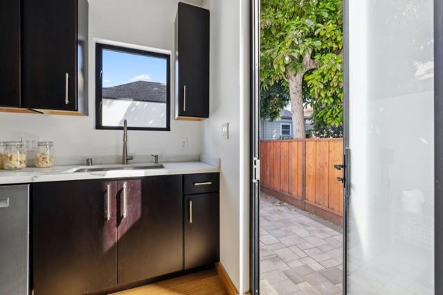 33 Highland Avenue, Burlingame CA: https://media.crmls.org/mediaz/437b4216-273d-459d-abb9-030ca8dcf8e6.jpg