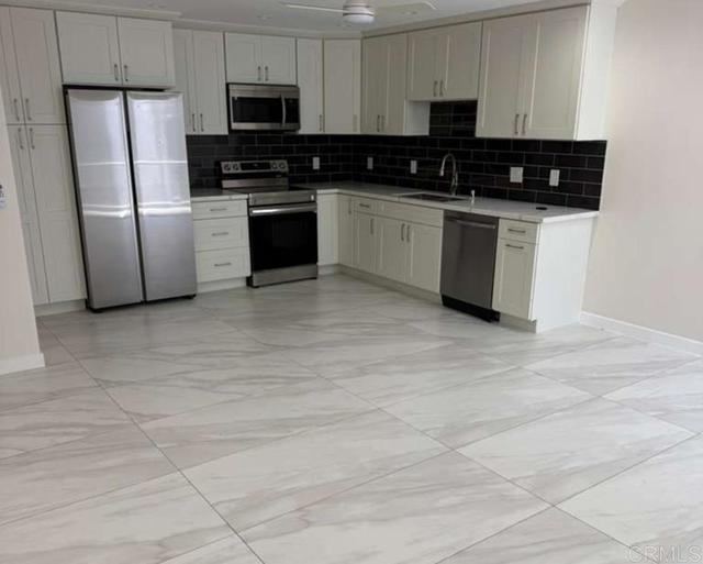 Detail Gallery Image 37 of 43 For 4566 Cove Dr #D,  Carlsbad,  CA 92008 - 2 Beds | 2 Baths