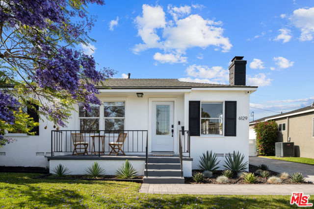 6129 W 76th Street, Los Angeles CA: https://media.crmls.org/mediaz/437d27d4-4672-4499-ae2c-6190833c774a.jpg