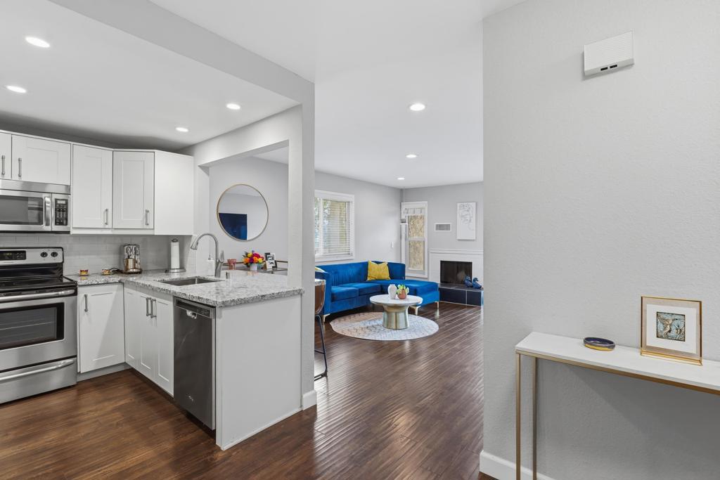 2960 Broadway - photo 4