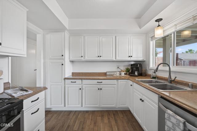 Detail Gallery Image 10 of 49 For 1290 Rugby Ave, Ventura,  CA 93004 - 3 Beds | 2 Baths