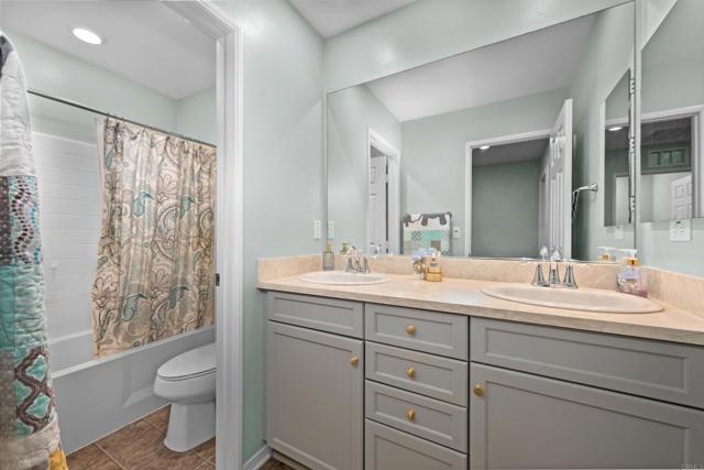 Detail Gallery Image 11 of 22 For 1530 Winter Lane #2,  Chula Vista,  CA 91915 - 3 Beds | 2/1 Baths