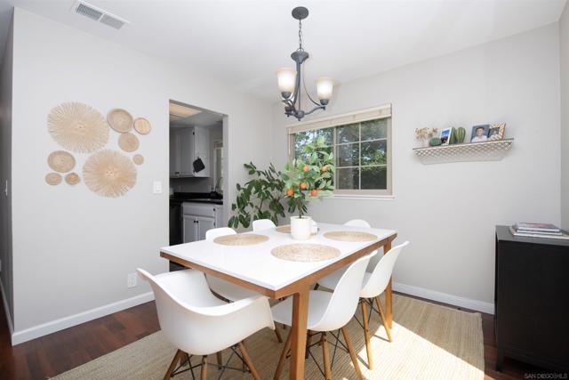6581 Camino Capistrano, Carlsbad CA: https://media.crmls.org/mediaz/437e23fa-6c42-4a9a-9f91-e8dfefa48296.jpg